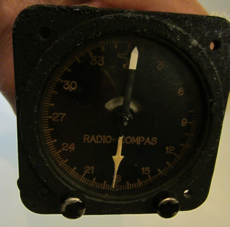 1949 Unbranded RARE RADIO COMPASS ON TAG