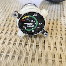 Aircraft fuel pressure indicator