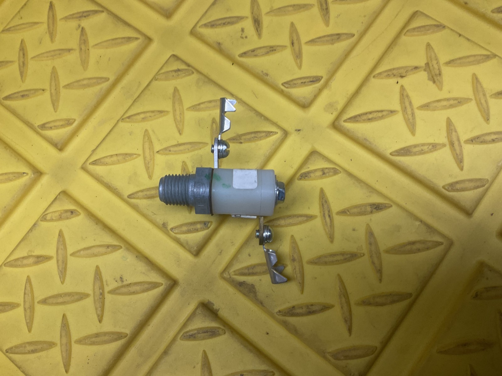 Bendix LP-3 Low Air Pressure Indicator