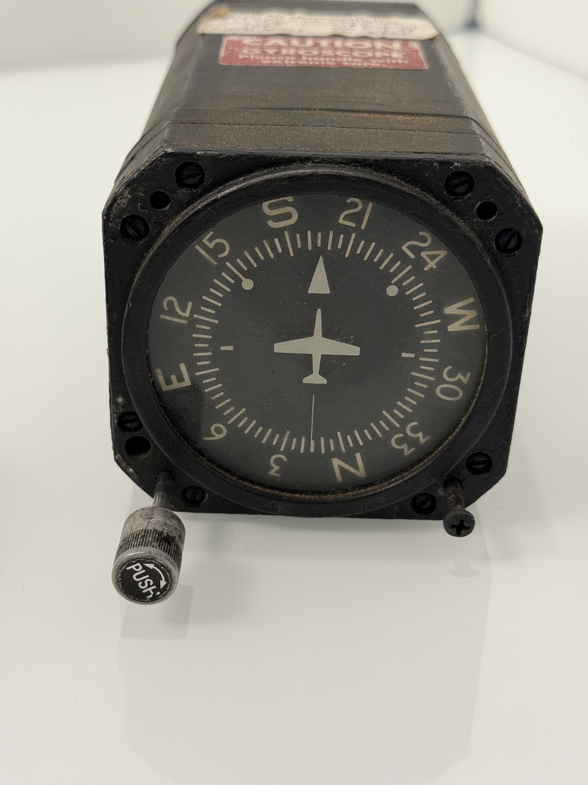 Cessna Directional Gyro Heading Indicator C661075-0104