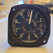 UMA 5-300-10 3-1/8" Aircraft Altimeter