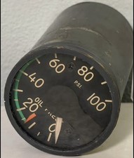 Vintage Aircraft Oil Pressure IndicatorGauge