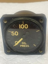 AIRCRAFT GAGE OIL PRESSURE INDICATOR