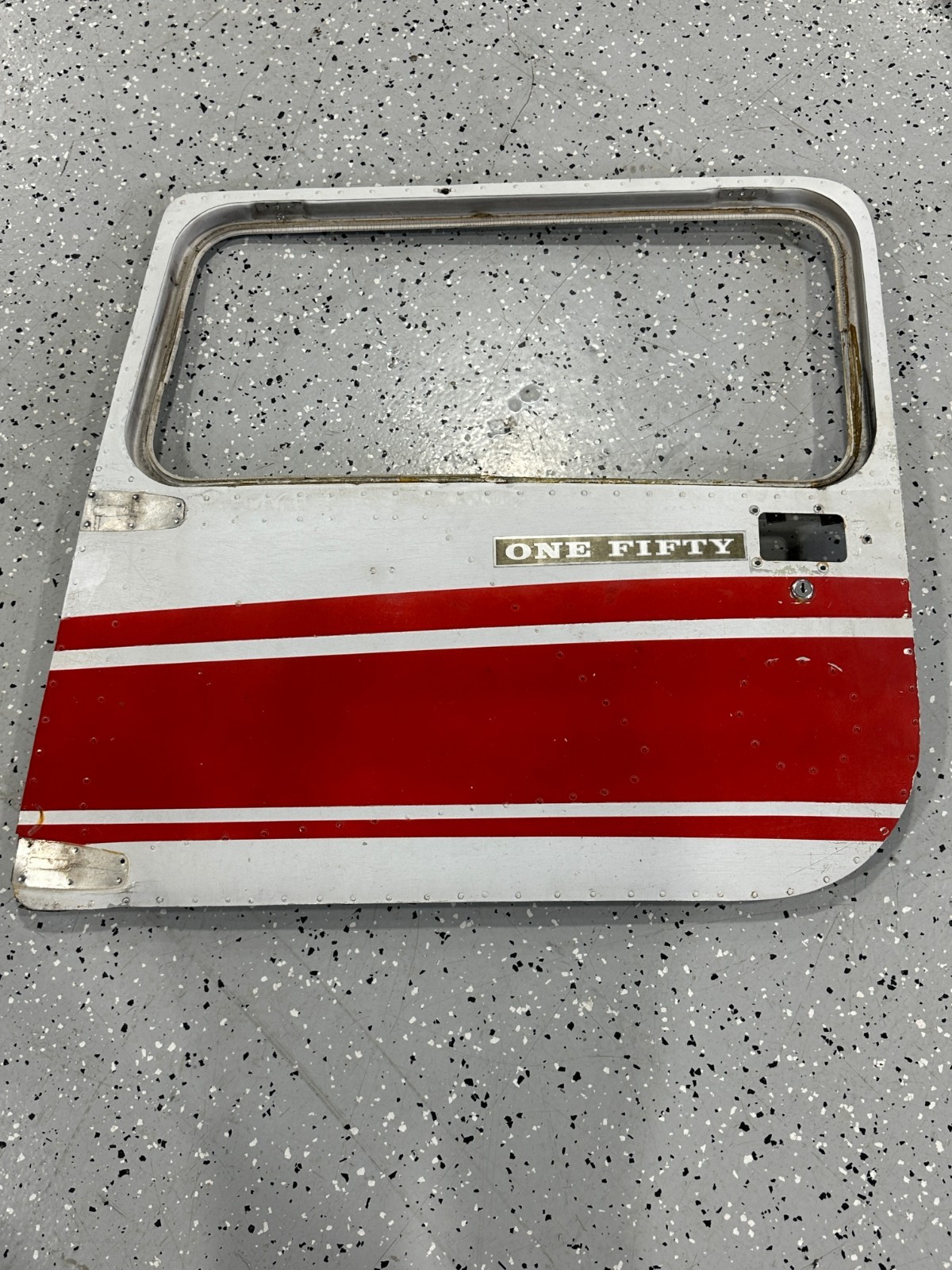 Cessna 150 J DOOR ASSY -