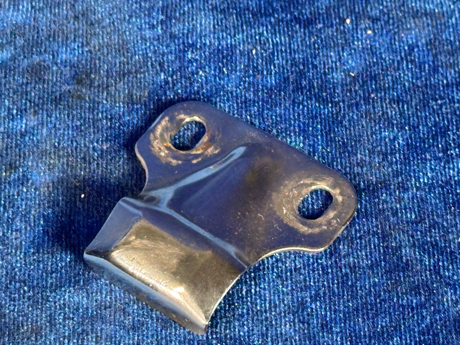 Cessna 150 J STRIKER PLATE RH