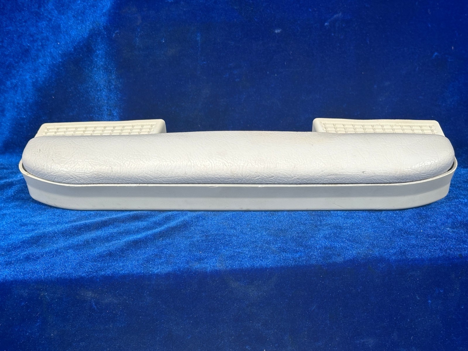 Cessna 172 F ARMREST ASSY -