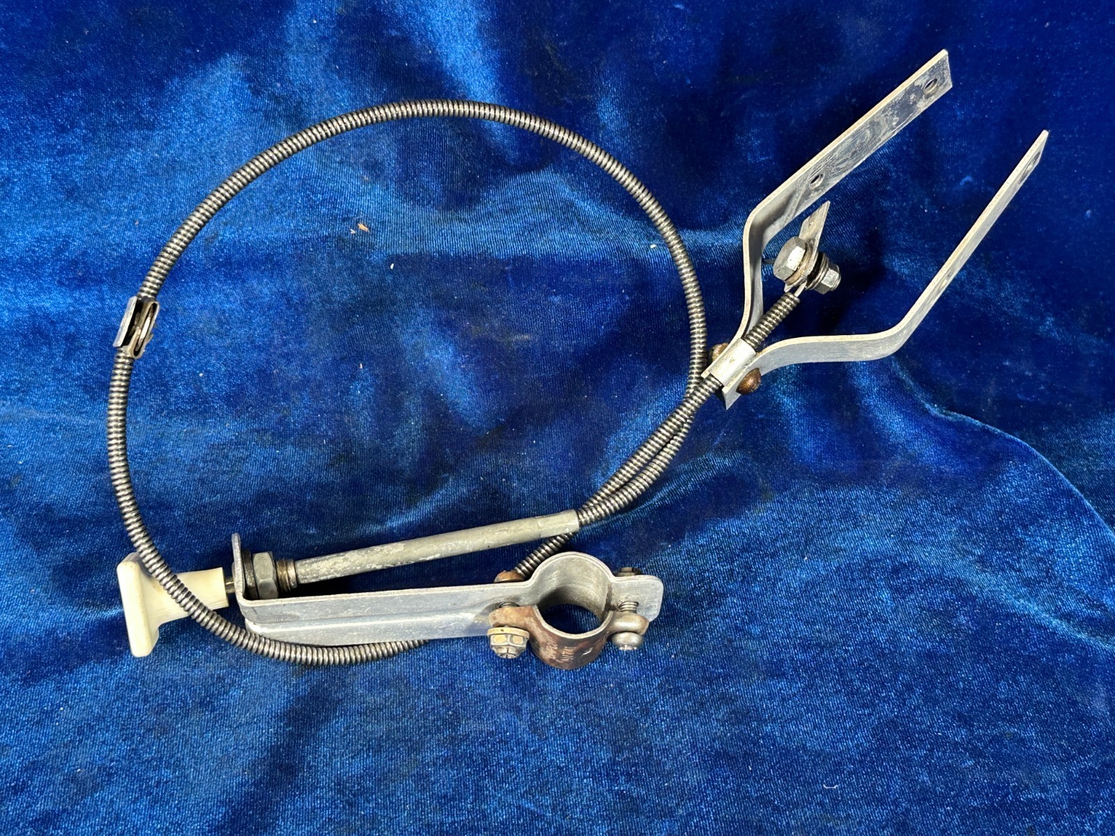 Cessna 172 F CABLE ASSY 27in