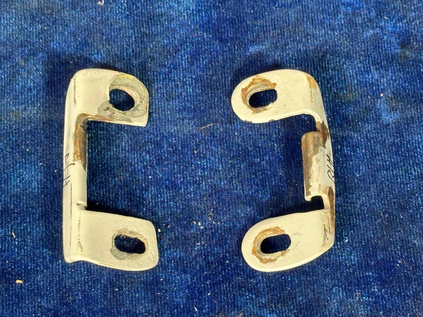 Cessna 172 F STRIKER PLATE LH