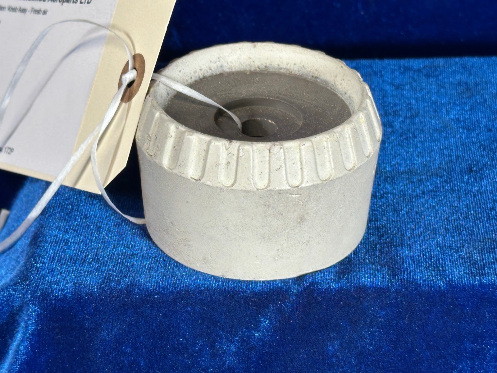 Cessna 172 P KNOB ASSY -