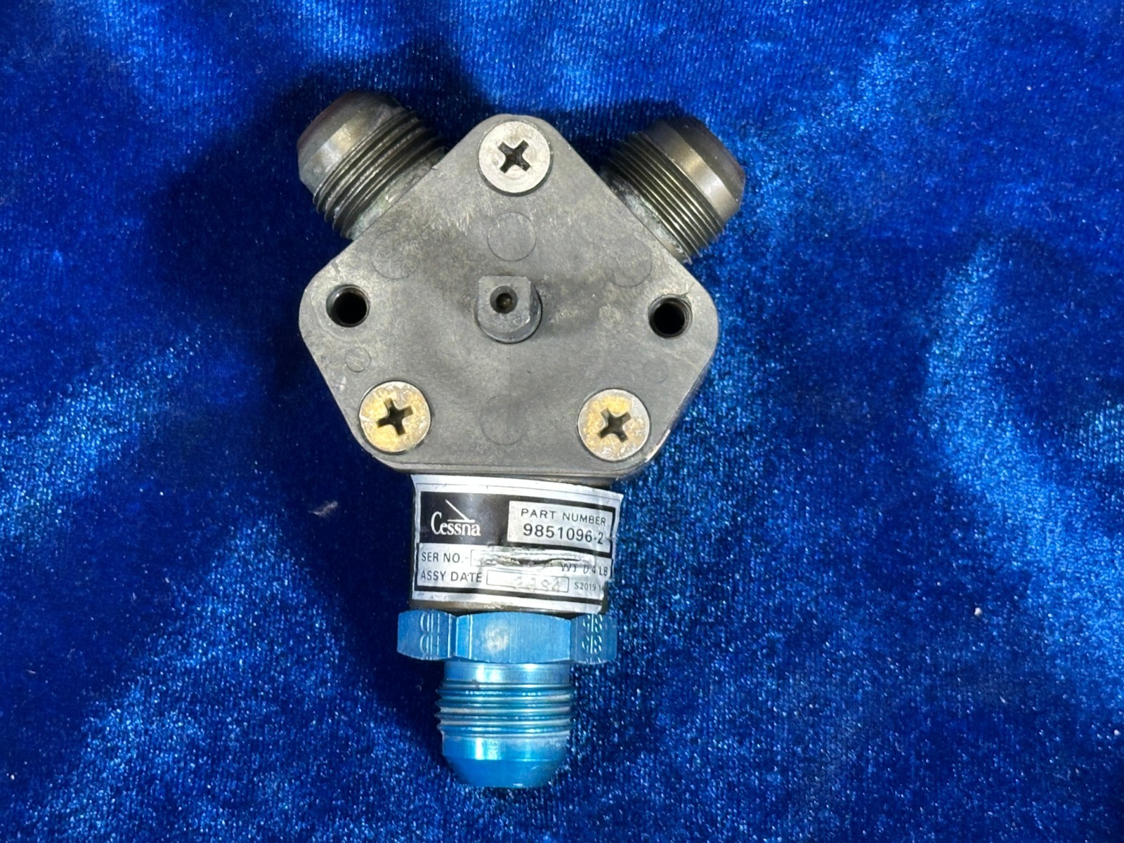 Cessna 172 P VALVE ASSY -