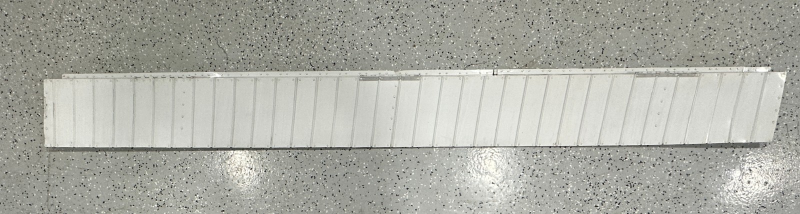 Cessna 182 L AILERON RH P/N:
