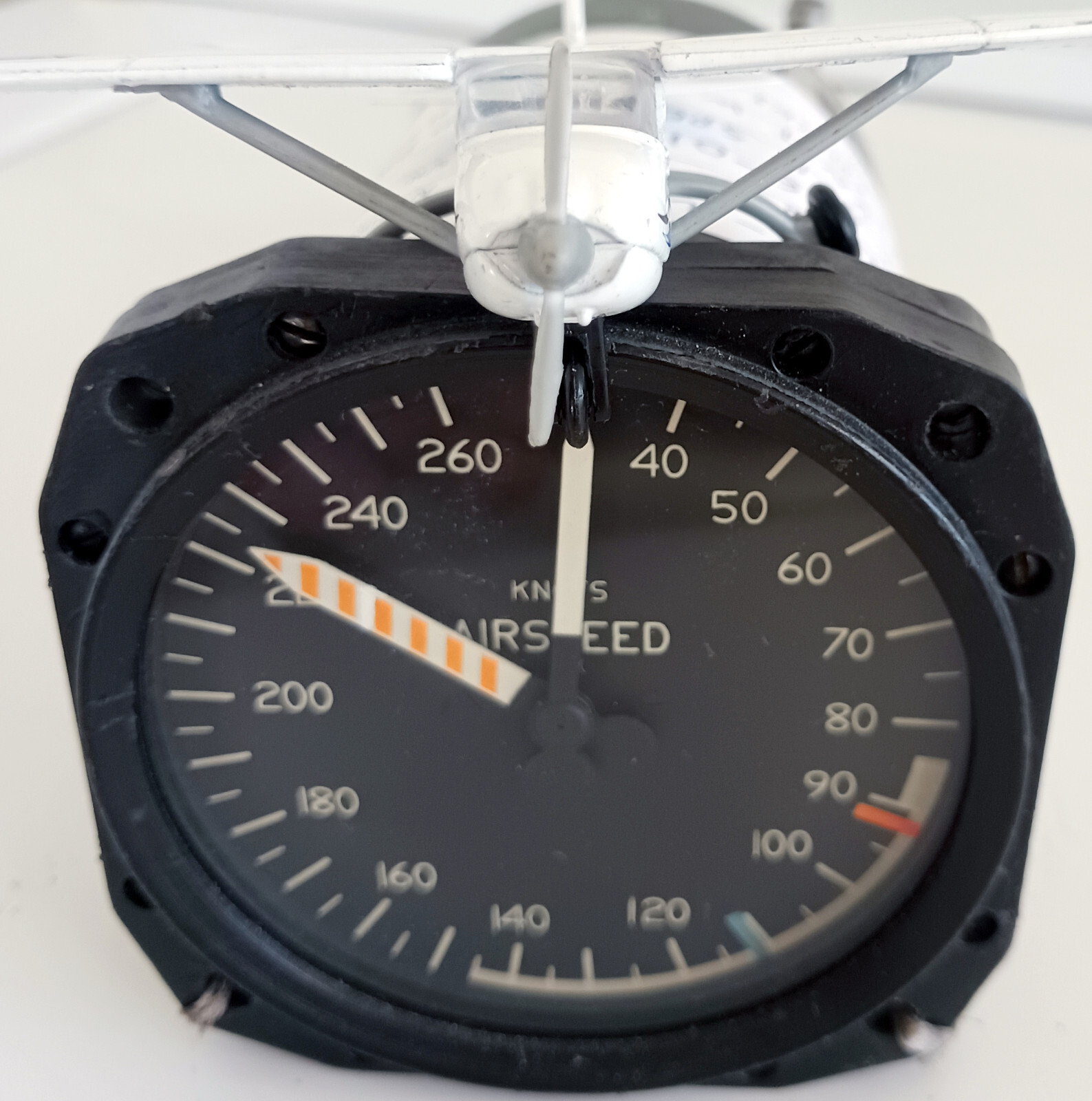Cessna /Century 260 Knot Airspeed Indicator
