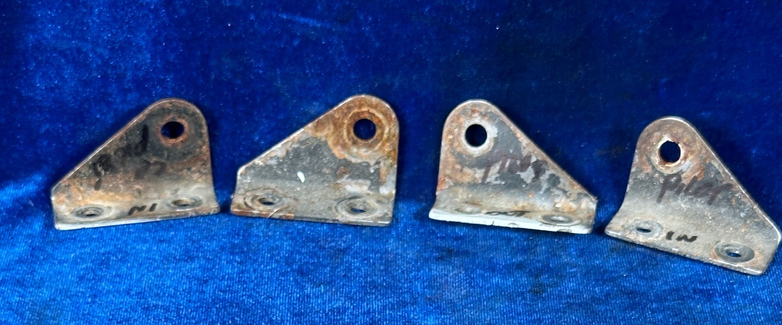 Cessna SEAT BELT FITTINGS PILOT/CO-PILOT ,