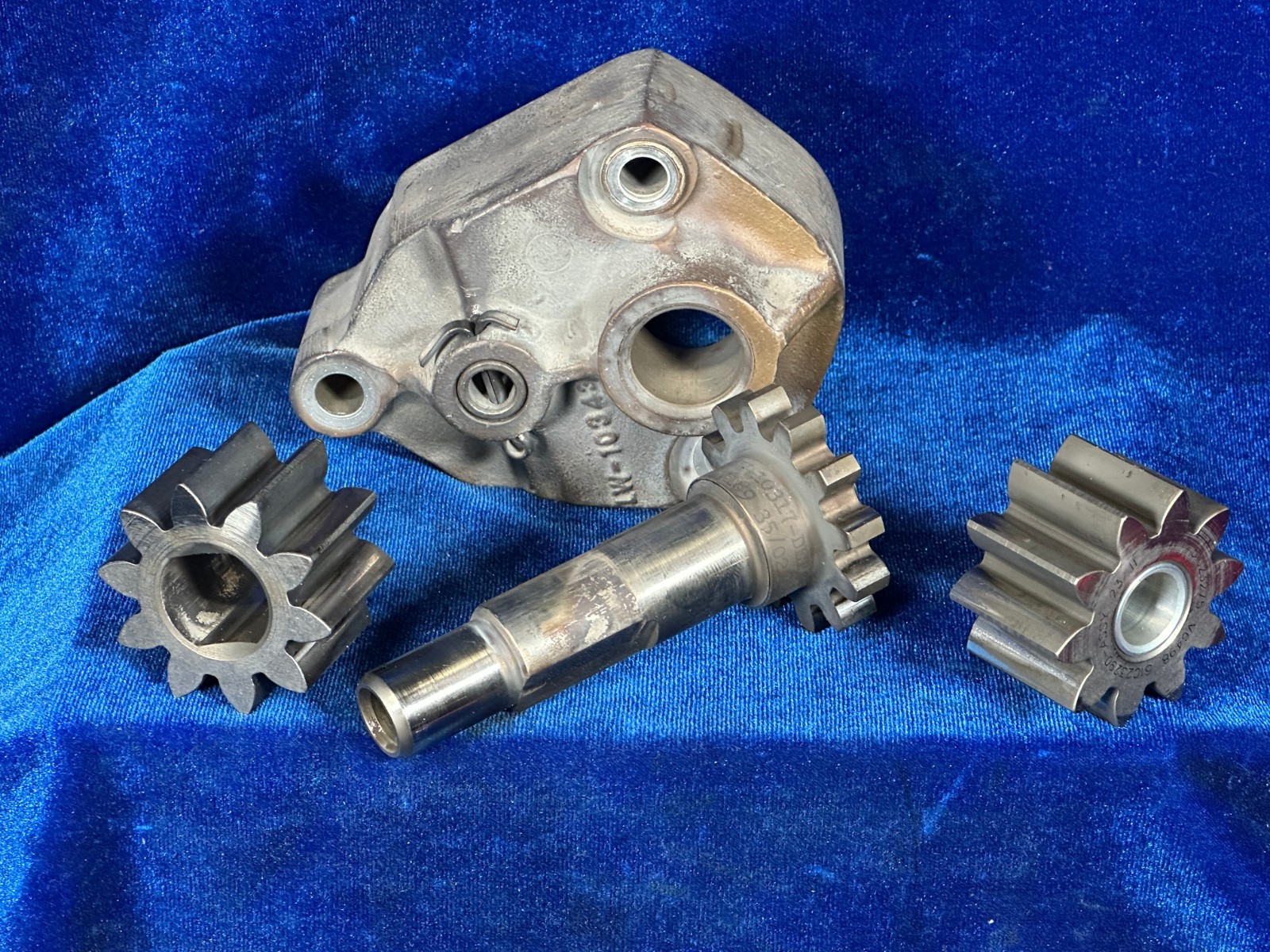 Lycoming PUMP BODY + DRIVE GEAR