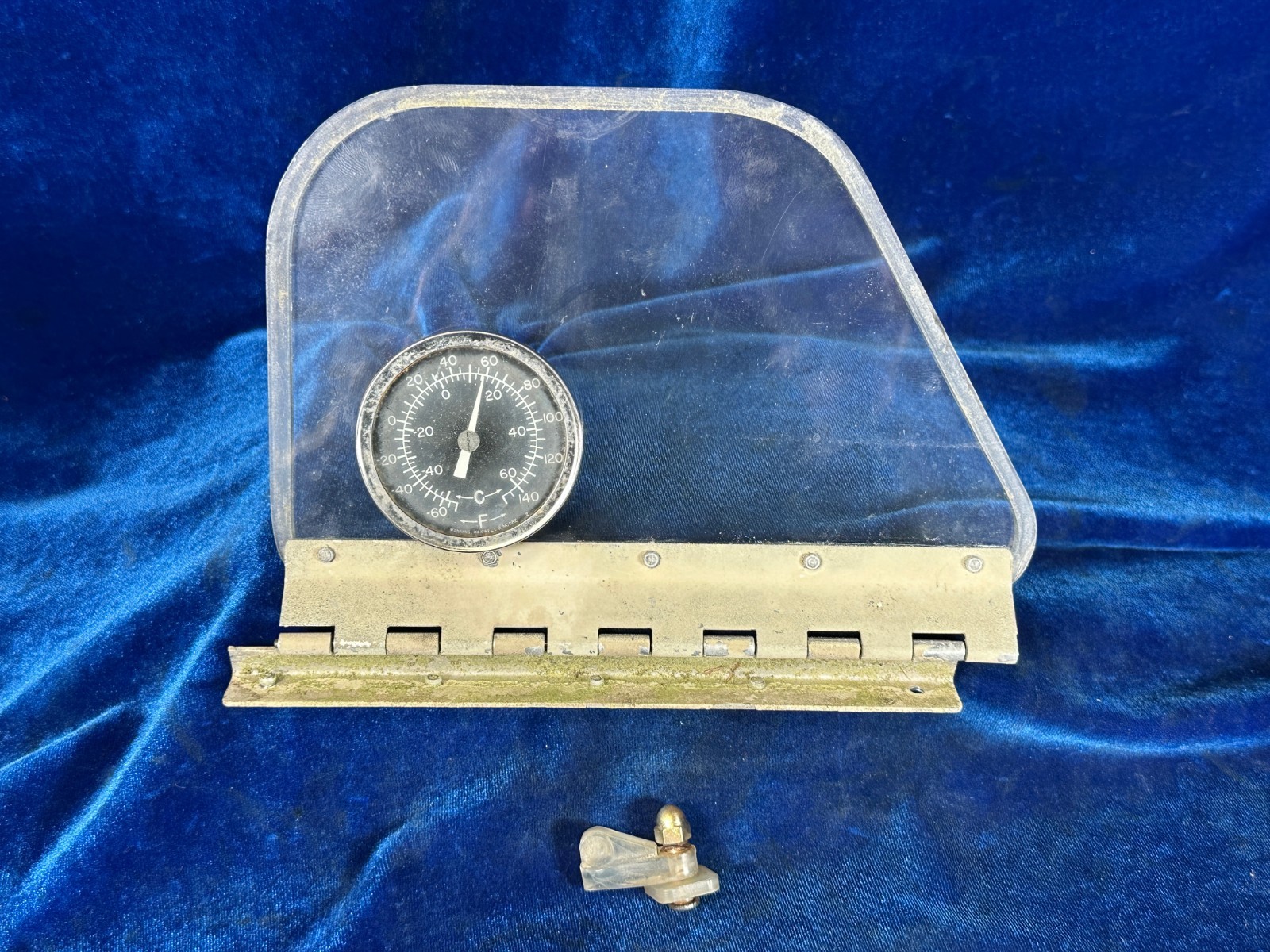 Piper PA28-140 STORM WINDOW + HINGE