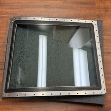 101-384025-24 RH HEATED WINDSHIELD COND: