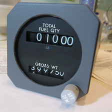 AIRCRAFT GAUGE FUEL QTY TOTAL