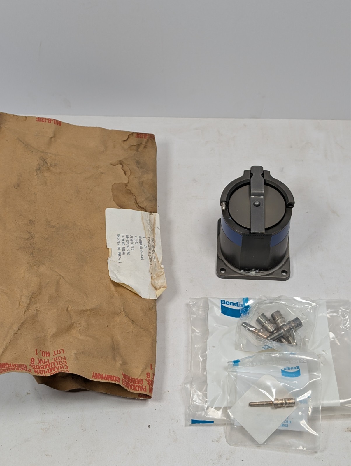 Bendix 10-437232-79G Electrical Connector w/ Contract
