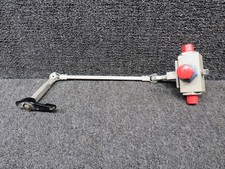 Cessna 0513120-8, 0513382-13 172G Fuel Selector