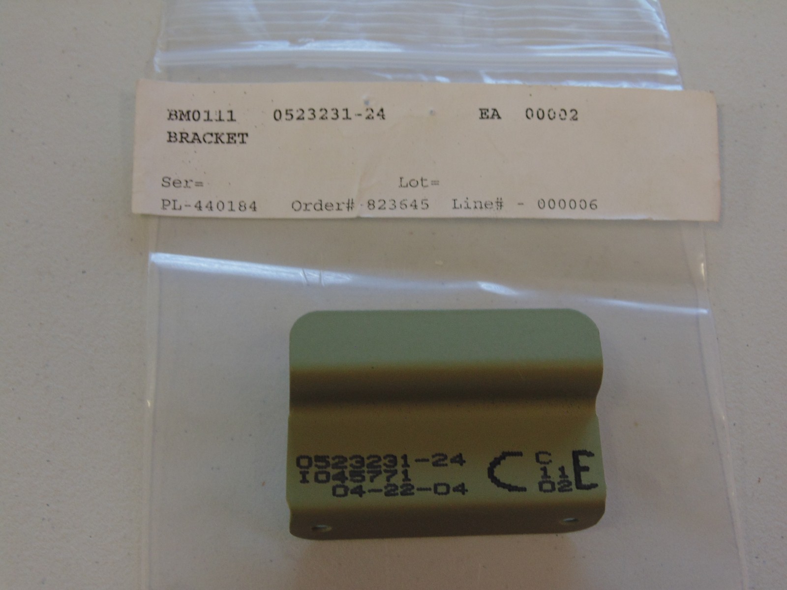 Cessna 0523231-24 Bracket