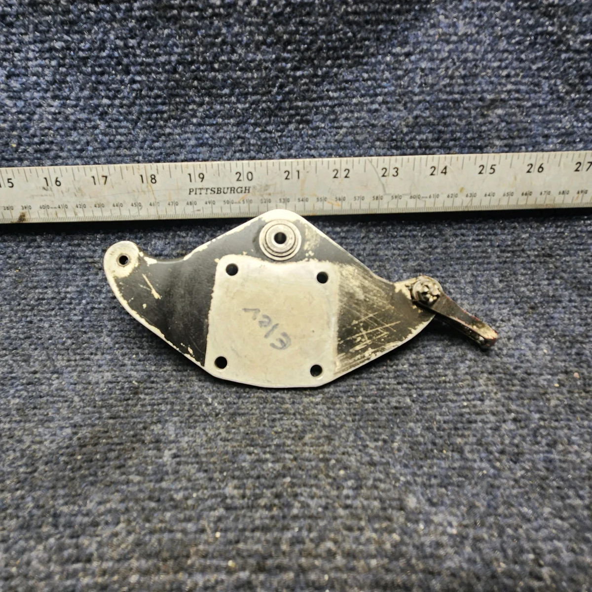 Cessna 0534122-1 | 172K | Bellcrank