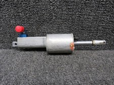 Cessna 0541138-16 172G Master Brake Cylinder
