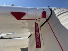 Cessna 172 cabin air inlet wing