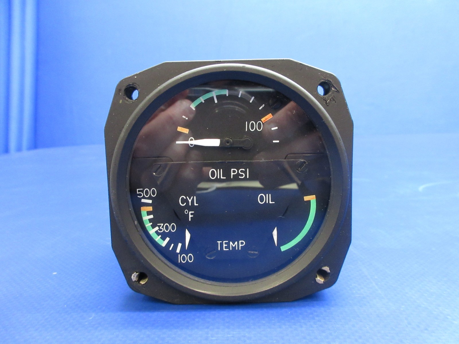 Cessna 310 / 3-In-1 Oil Pressure