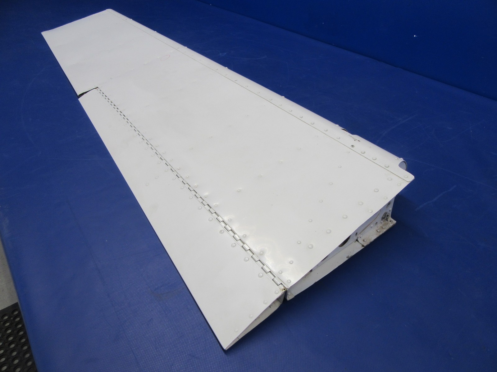 Cessna 310 / 310N LH Aileron