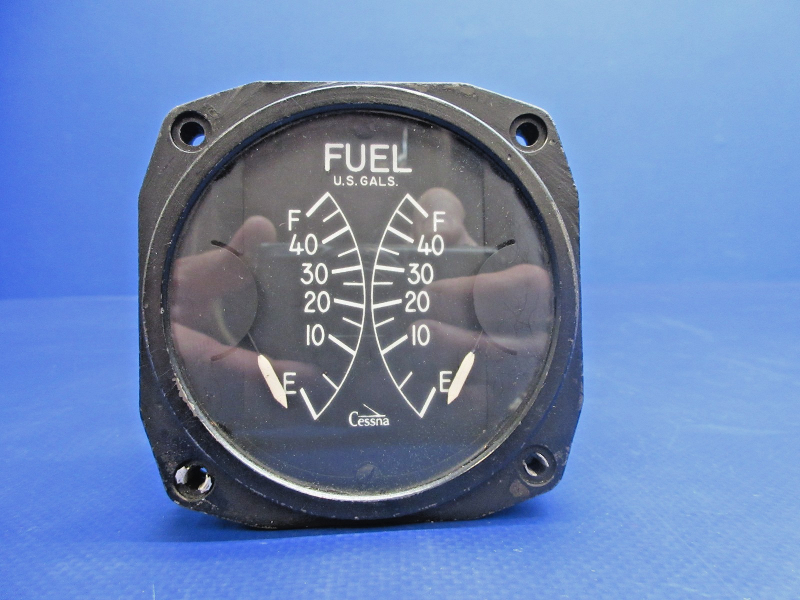 Cessna 310N Dual Fuel Gauge w/Connector