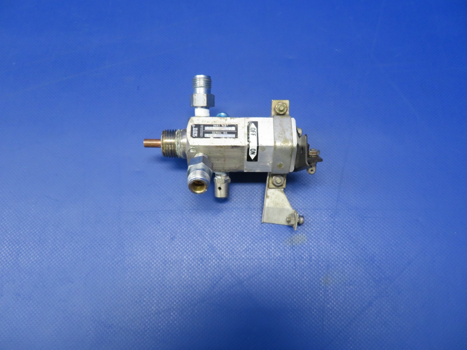 Cessna 421 Scott Oxygen Tank Regulator P