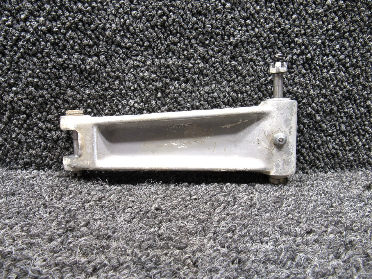 Cessna Aircraft Parts 0543035-3 Cessna 182H Nose Gear