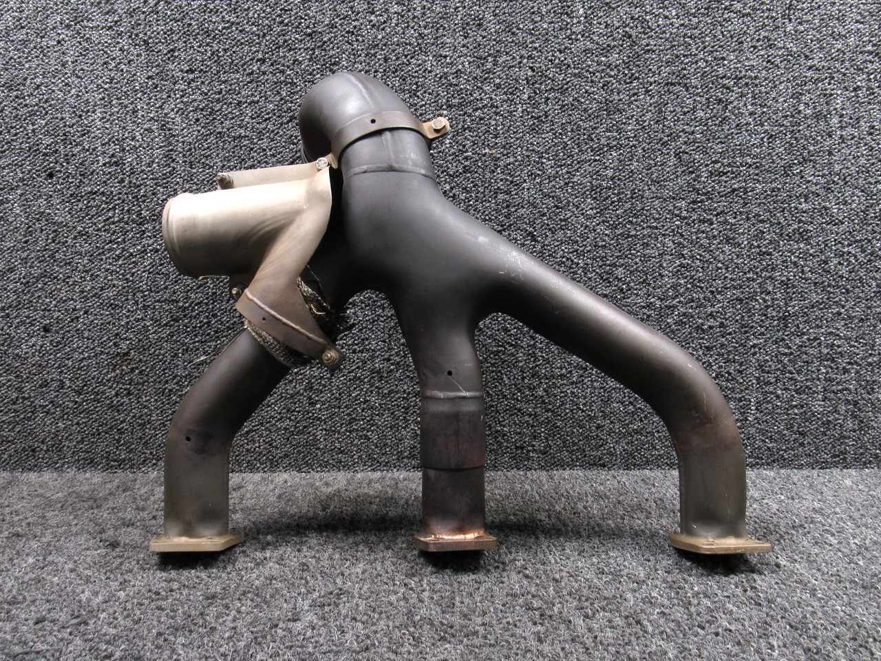 Cessna Aircraft Parts 0750130-6 Cessna 182H Exhaust Collector