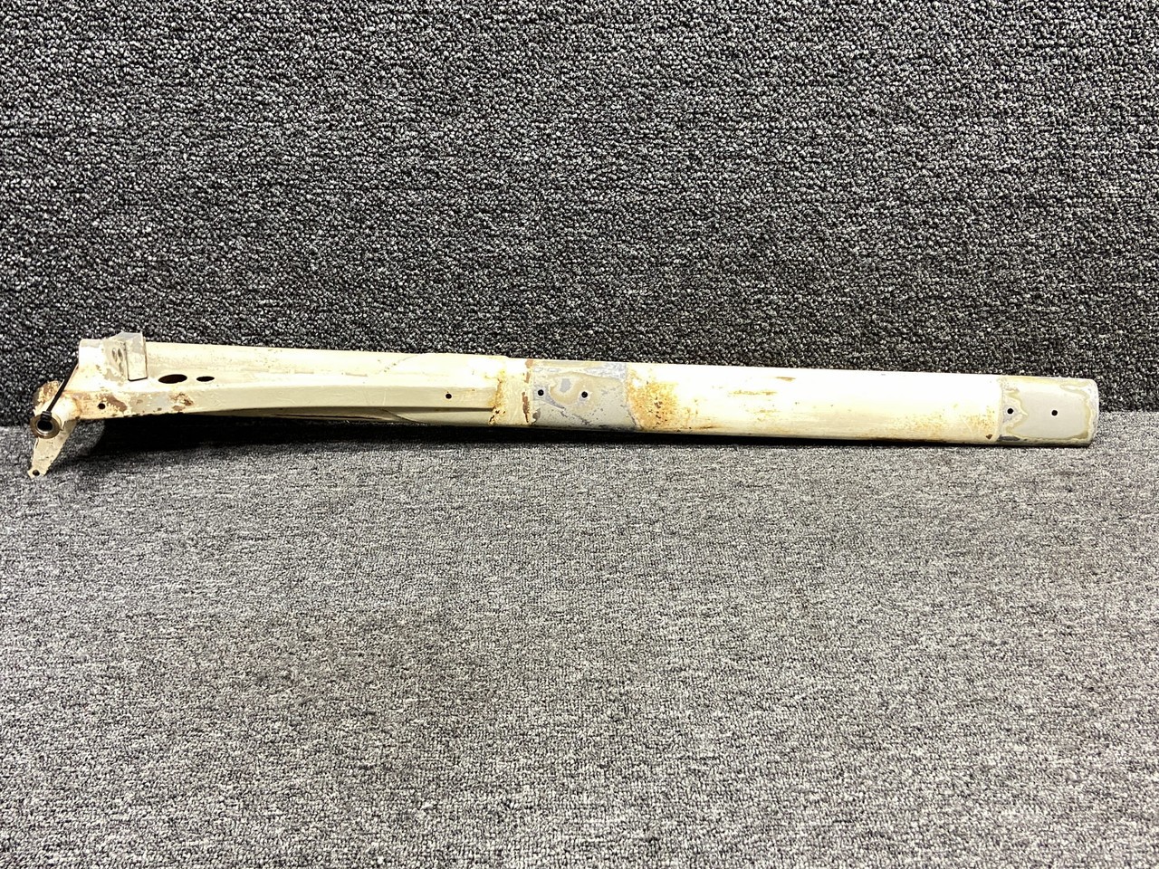 Cessna Aircraft Parts 0811946-25 Cessna 310Q Weld Step Assembly