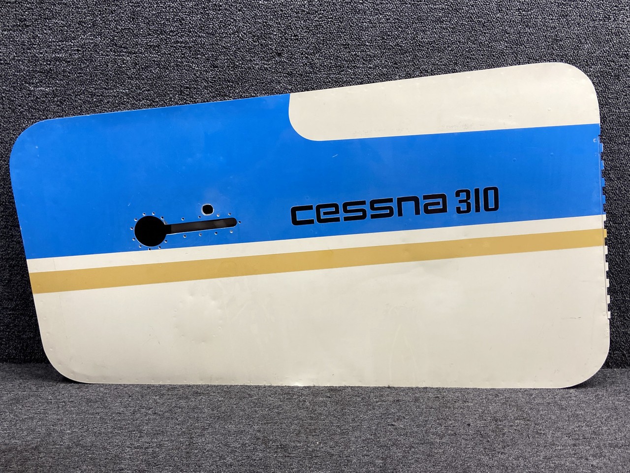 Cessna Aircraft Parts 0814162-2 Cessna 310Q Large Baggage