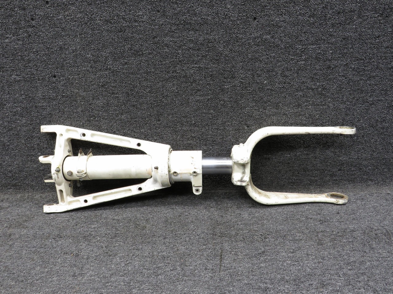 Cessna Aircraft Parts 2543001-200 (Alt: 2543001-204) Cessna T303