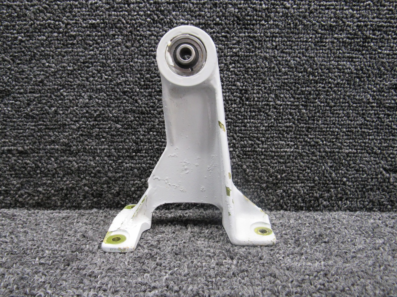 Cessna Aircraft Parts 5024002-14 Cessna 421C Aileron Hinge