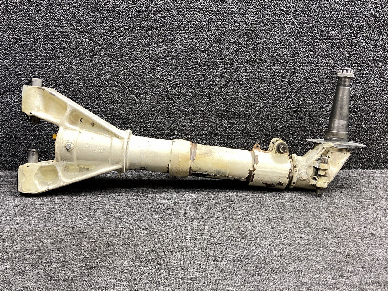 Cessna Aircraft Parts 5194001-9 Cessna 310Q Main Gear