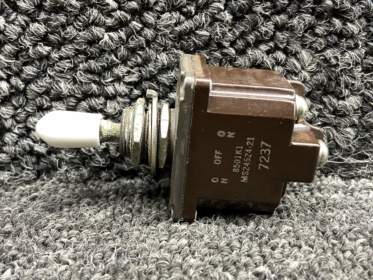 Cessna Aircraft Parts 8501K1 (Use: MS24524-21) Cessna 310Q