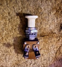 Cessna P/N: 0713026-4 Push/Pull Switch with