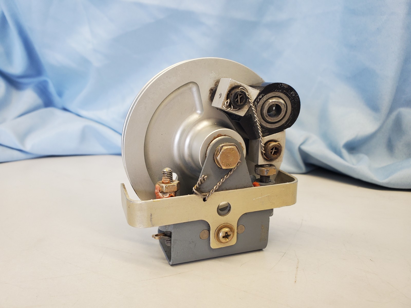 Cirrus SR20 Aileron Actuating Pulley Assembly