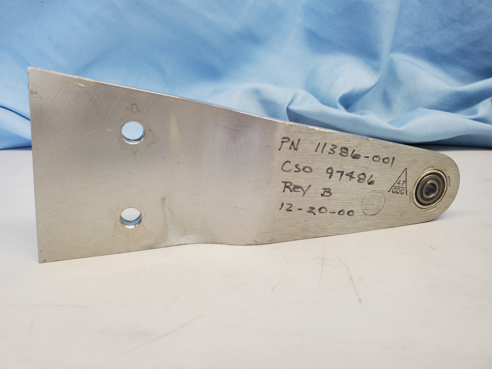 Cirrus SR20 Inboard Aileron Hinge P/N: