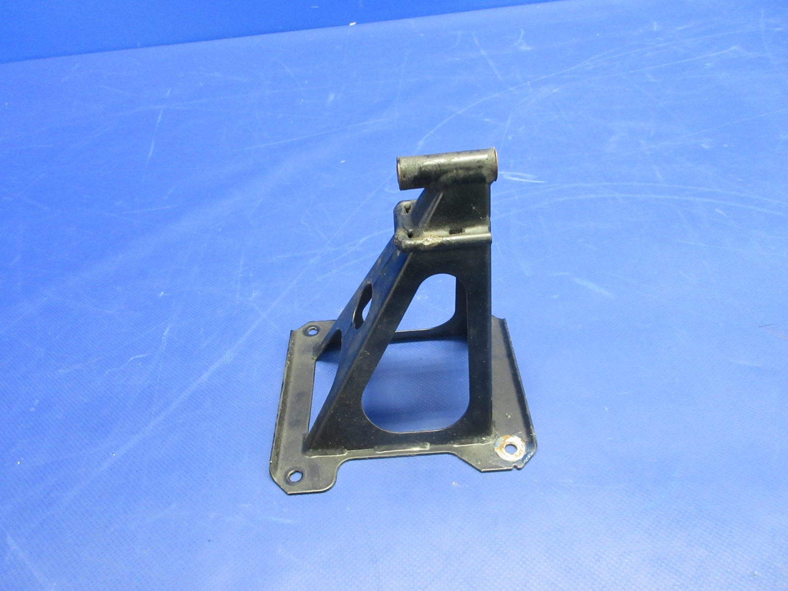Diamond DA-40 Rudder Bottom Mount P/N