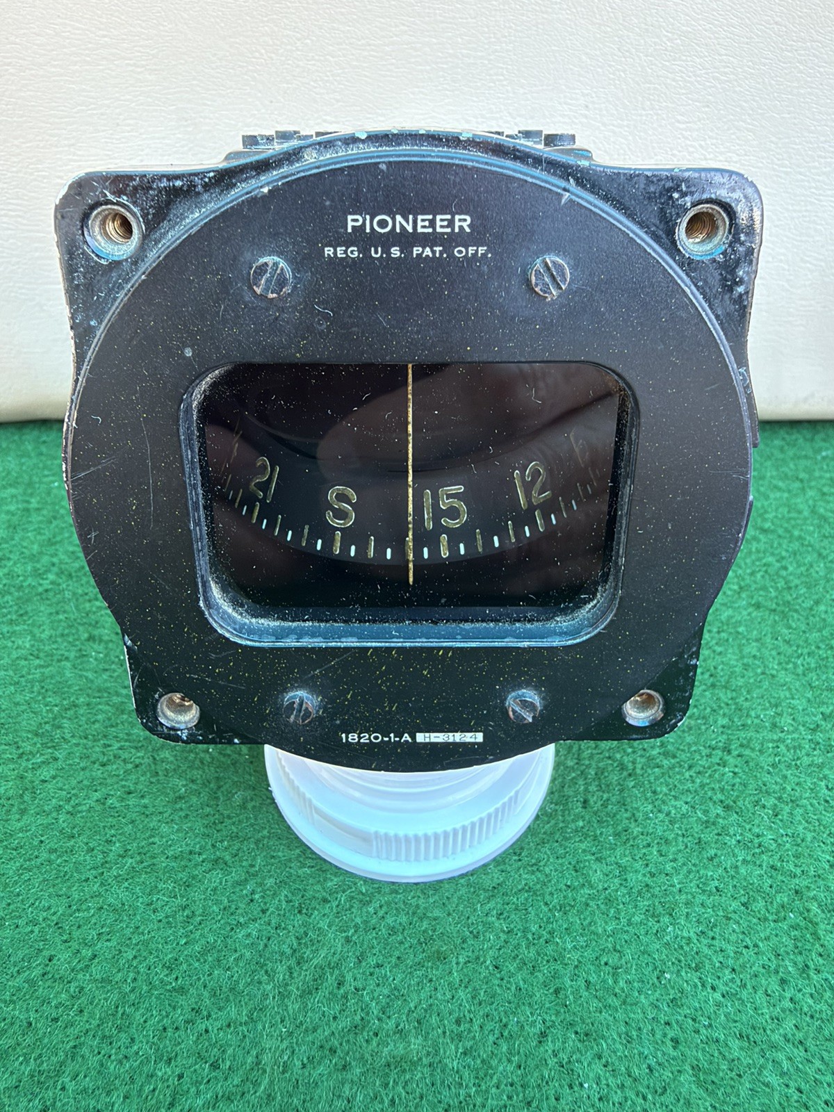 Pioneer WWII Bendix 1820-1-A Aircraft Magnetic