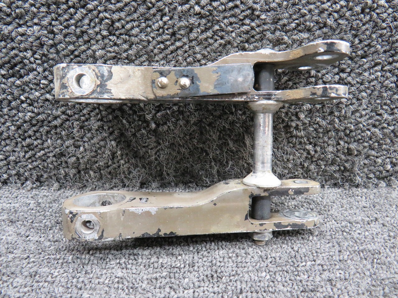 Piper Aircraft Parts 25137-000, 21012-003 Piper PA30 Landing