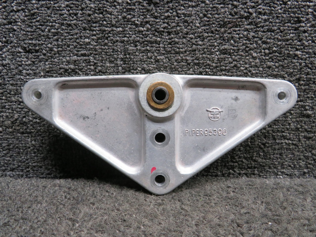 Piper Aircraft Parts 95395-000 Piper PA34-200T Nose Gear
