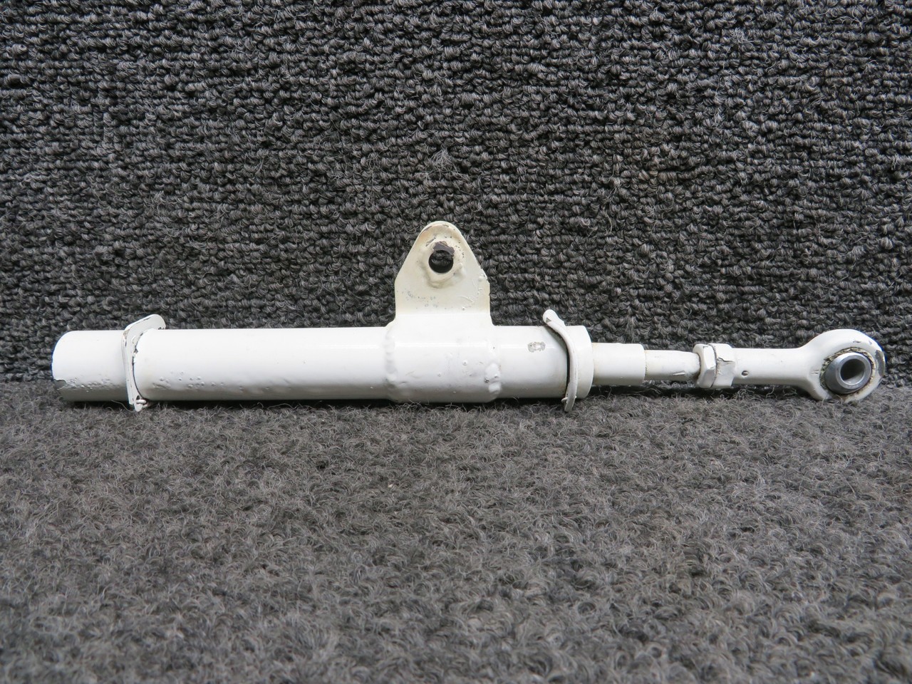 Piper Aircraft Parts 96522-000 Piper PA34-200T Nose Gear