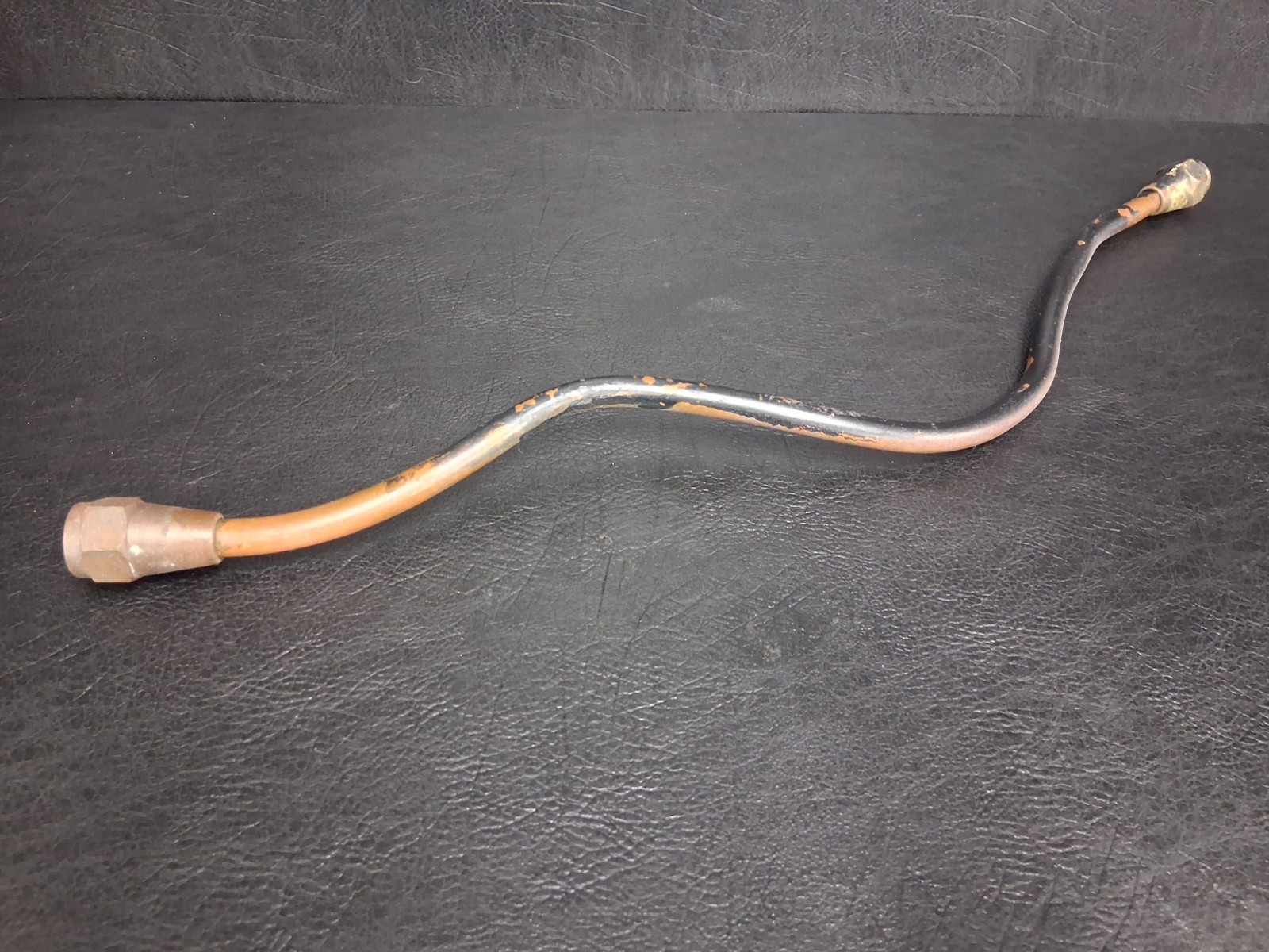 Piper J5A Fuel line - Bottom