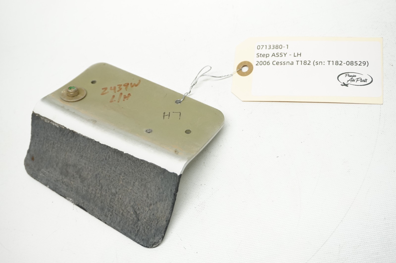 Unbranded Cessna 182 L/H Fuselage Step,