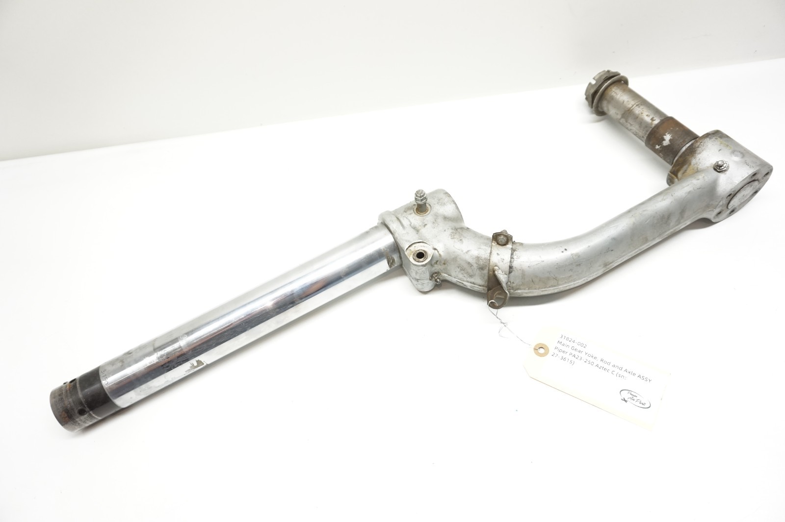 Unbranded Piper Aztec PA-23-250 Main Gear
